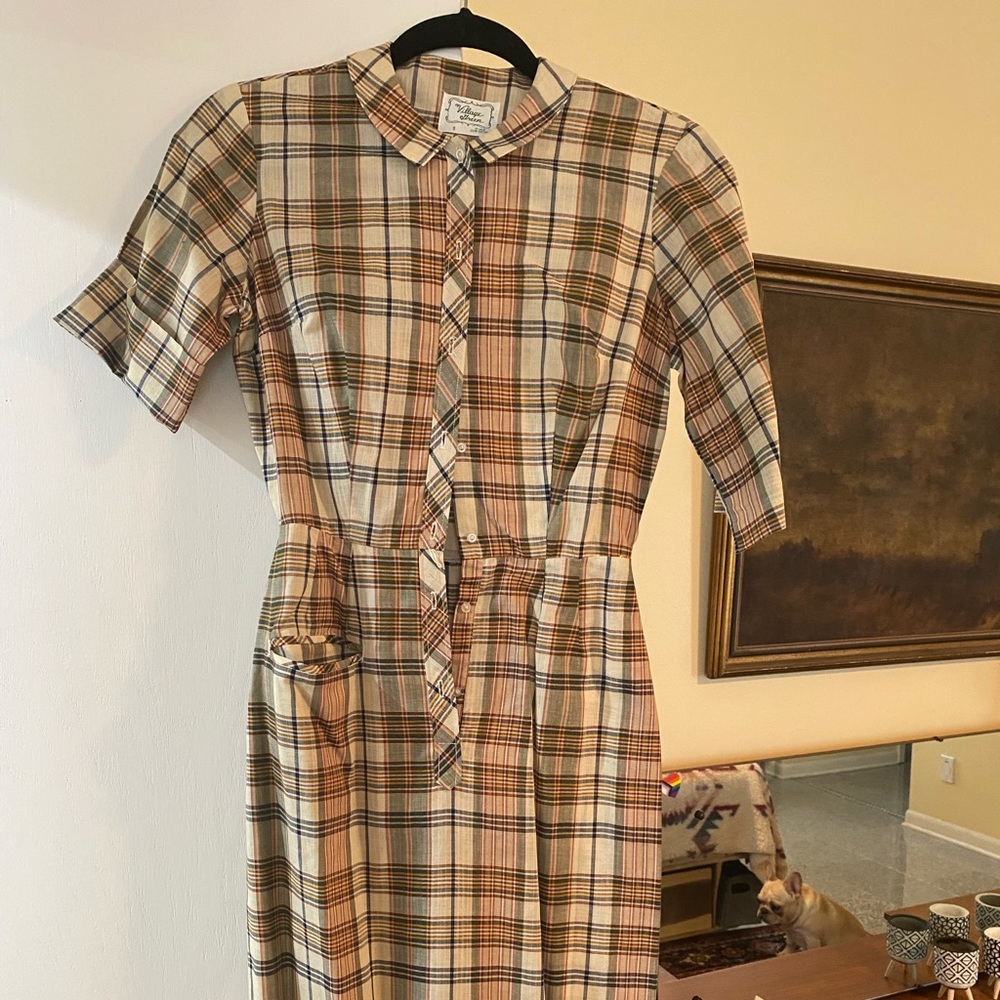 Vintage! Wear it with boots! Dry cleaned and pressed.